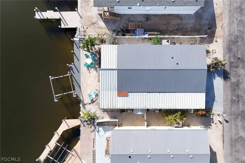 3070 Harpoon Lane St. James City FL 33956