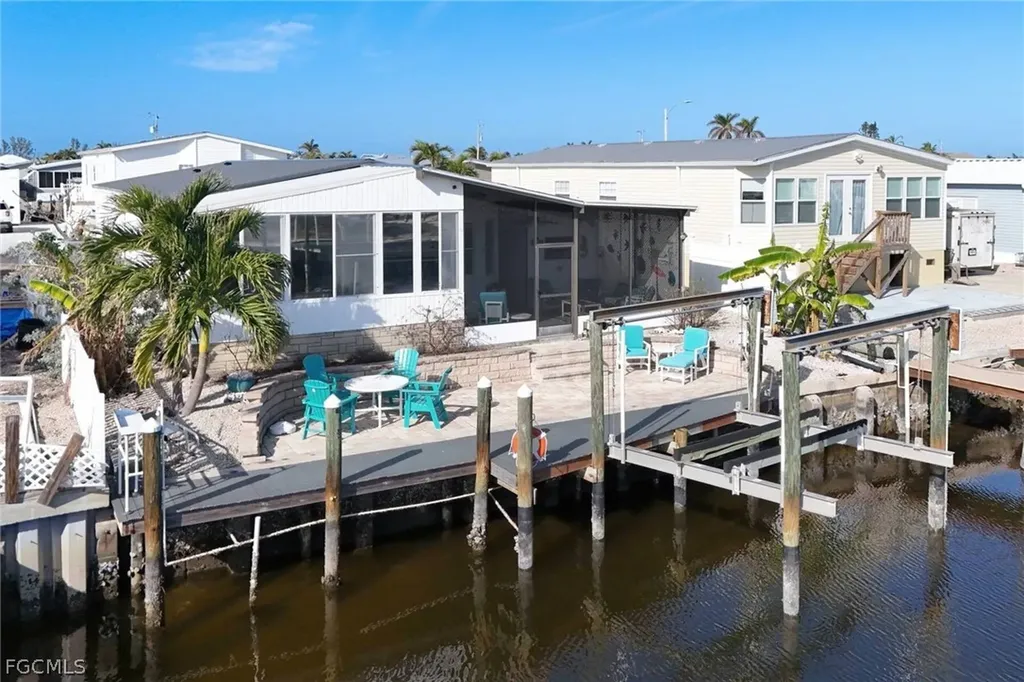 3070 Harpoon Lane St. James City FL 33956