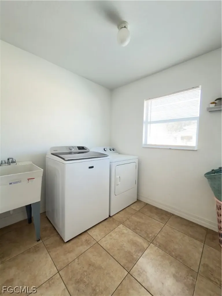 1208 NW 15th Avenue Cape Coral FL 33993