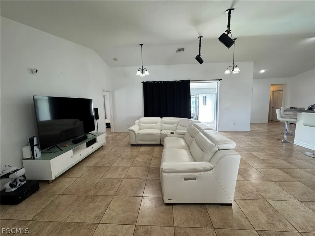 1208 NW 15th Avenue Cape Coral FL 33993