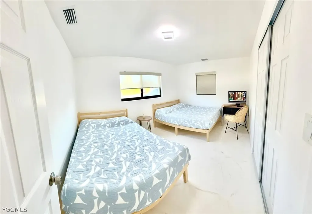 421 Cross Street North Fort Myers FL 33903
