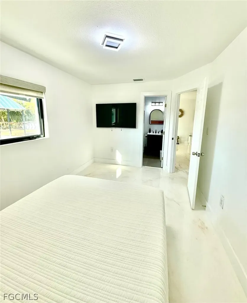 421 Cross Street North Fort Myers FL 33903