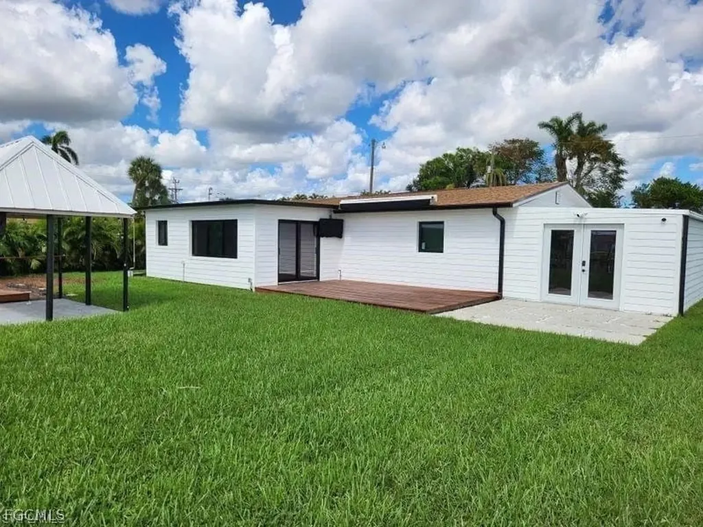 421 Cross Street North Fort Myers FL 33903