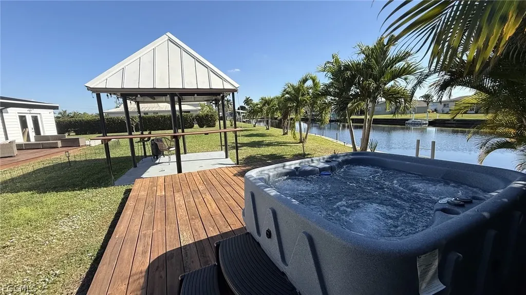 421 Cross Street North Fort Myers FL 33903