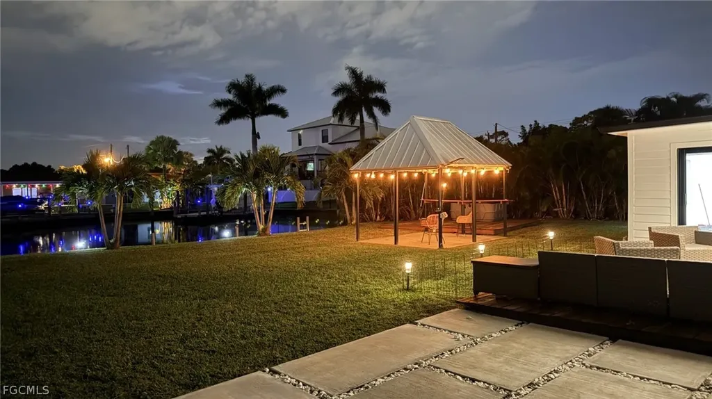 421 Cross Street North Fort Myers FL 33903