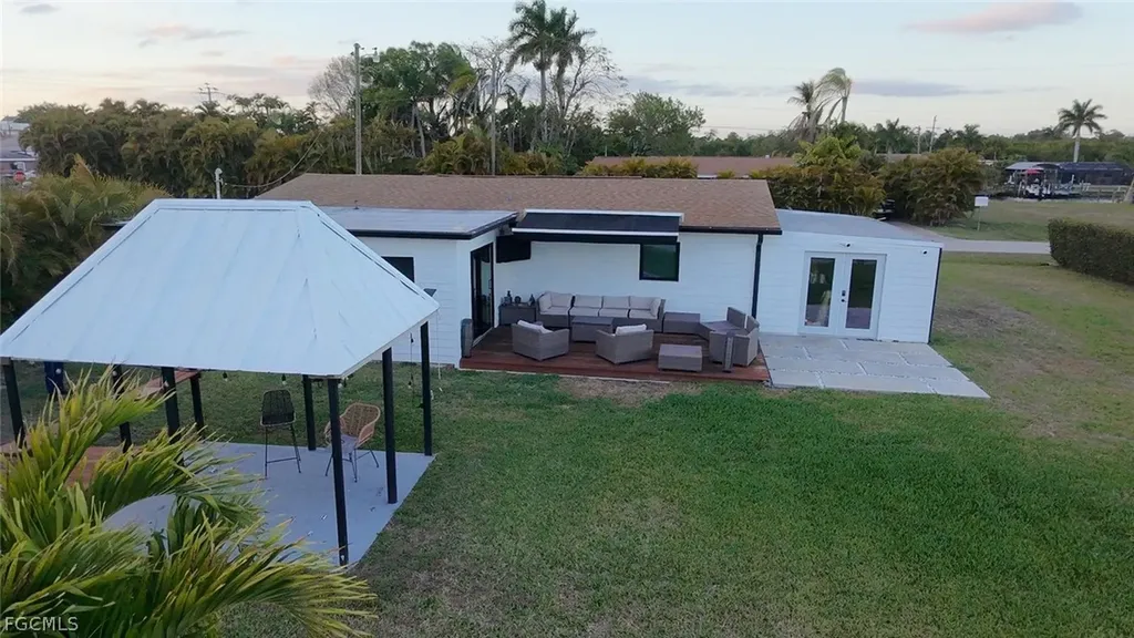 421 Cross Street North Fort Myers FL 33903