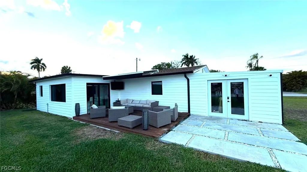 421 Cross Street North Fort Myers FL 33903