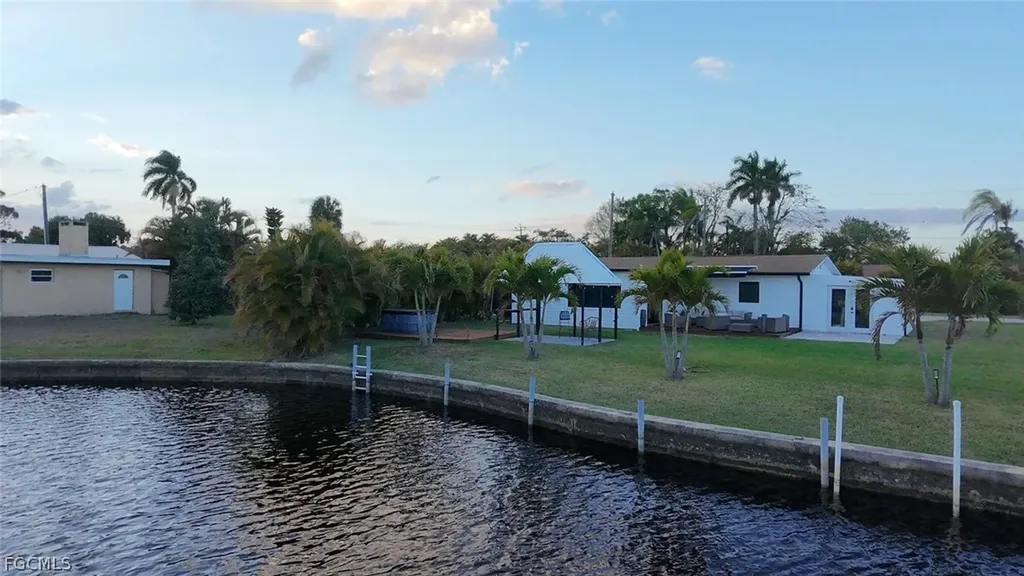 421 Cross Street North Fort Myers FL 33903