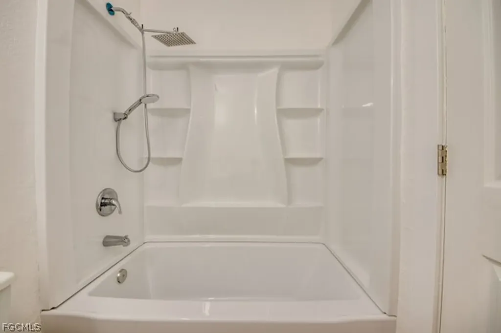 315 SE 22nd Terrace Cape Coral FL 33990