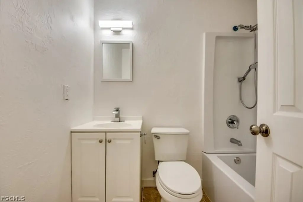 315 SE 22nd Terrace Cape Coral FL 33990
