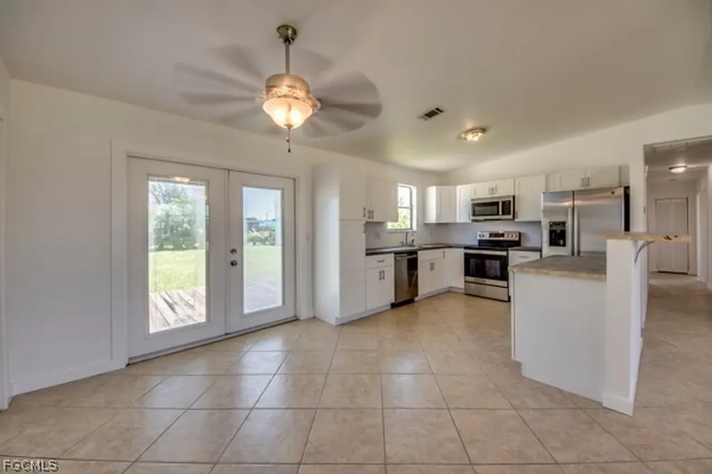 315 SE 22nd Terrace Cape Coral FL 33990