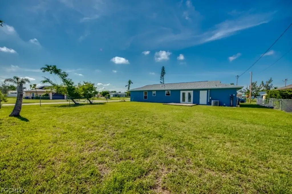 315 SE 22nd Terrace Cape Coral FL 33990