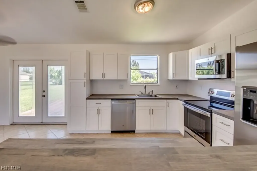 315 SE 22nd Terrace Cape Coral FL 33990