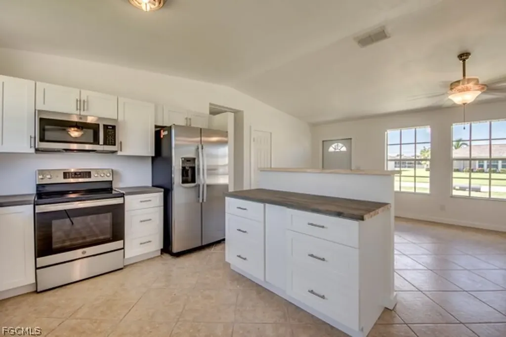 315 SE 22nd Terrace Cape Coral FL 33990