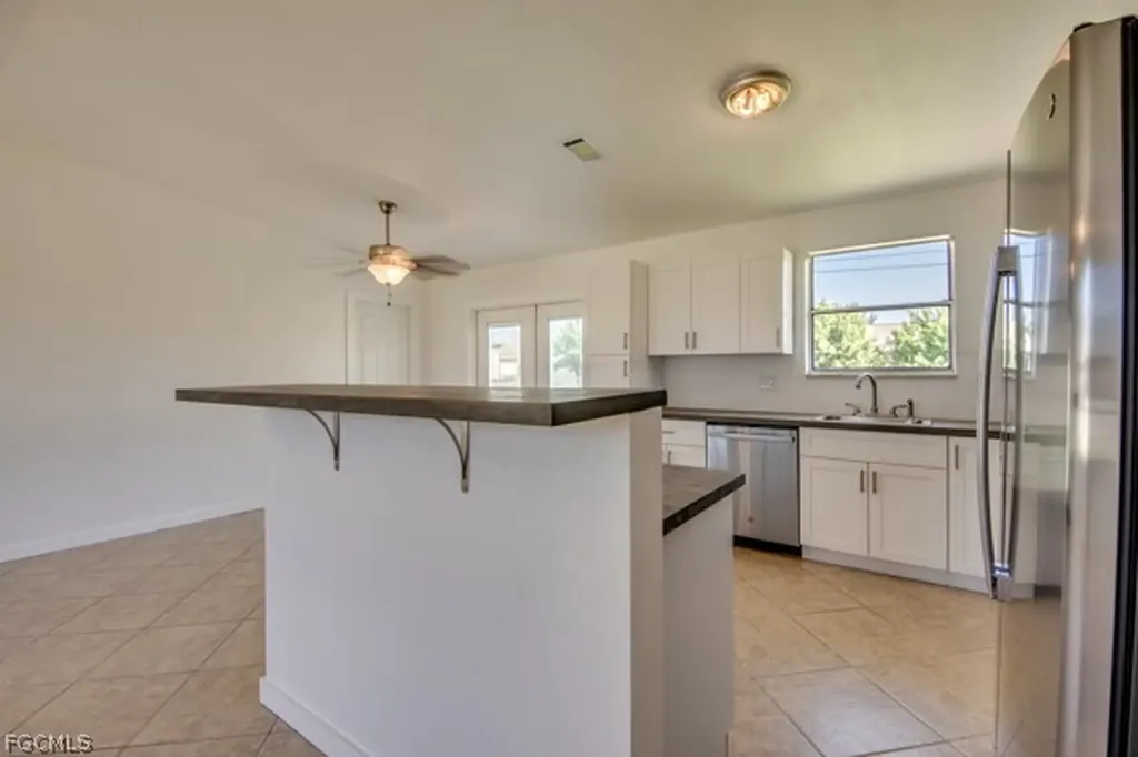 315 SE 22nd Terrace Cape Coral FL 33990