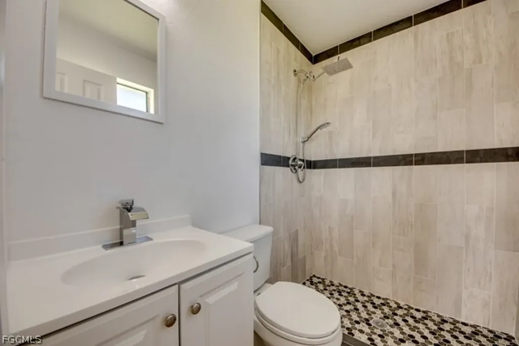 315 SE 22nd Terrace Cape Coral FL 33990