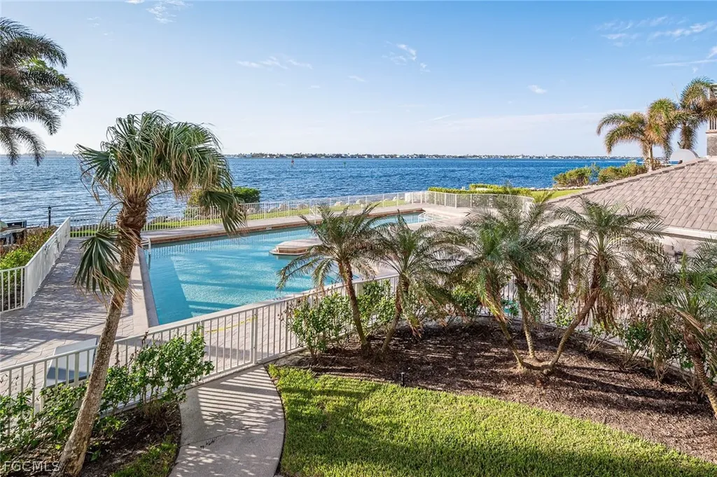 14220 Royal Harbour Court Fort Myers FL 33908
