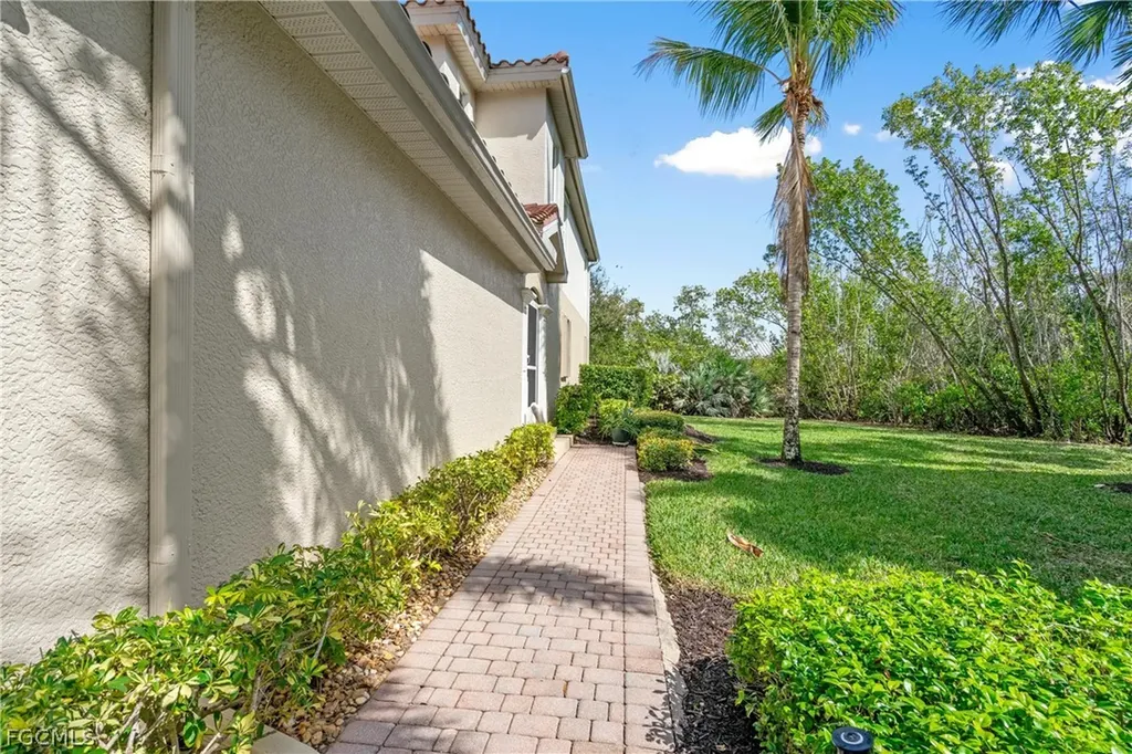 14941 Reflection Key Circle Fort Myers FL 33907
