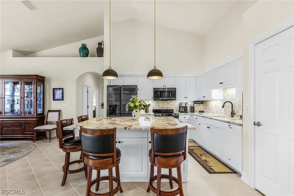 3712 SW 11th Place Cape Coral FL 33914