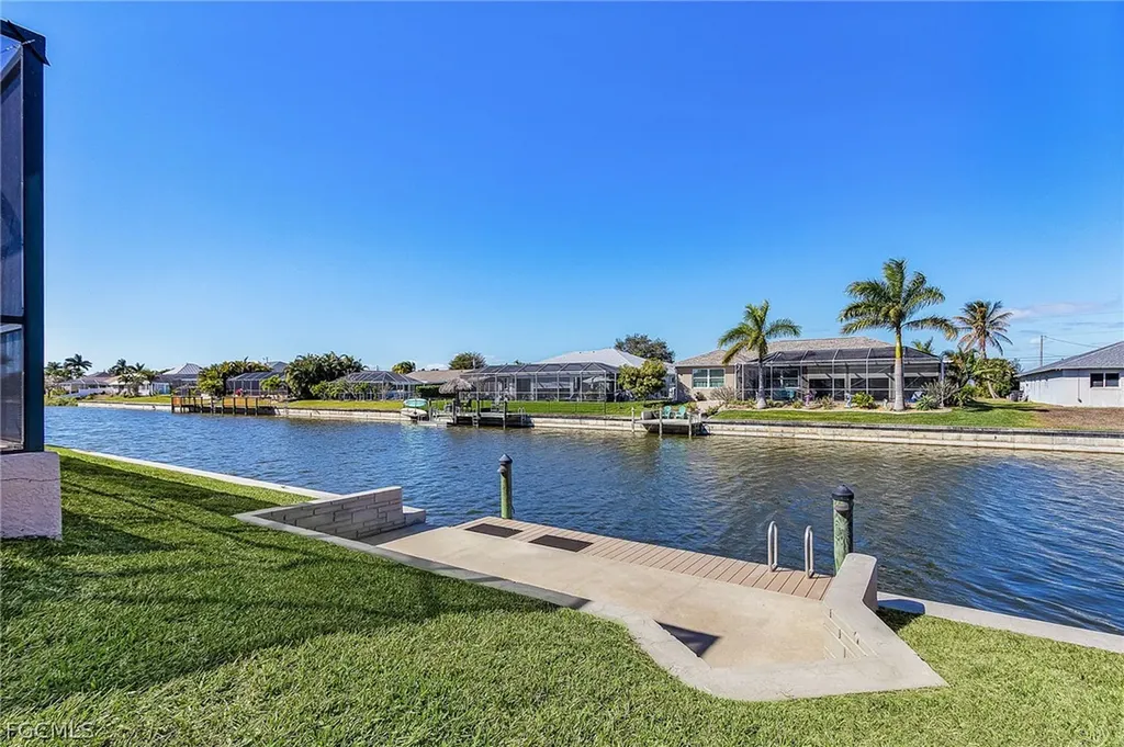 3712 SW 11th Place Cape Coral FL 33914