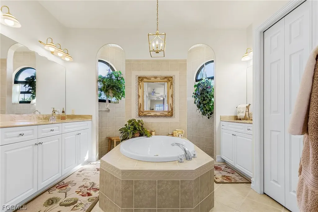 3712 SW 11th Place Cape Coral FL 33914