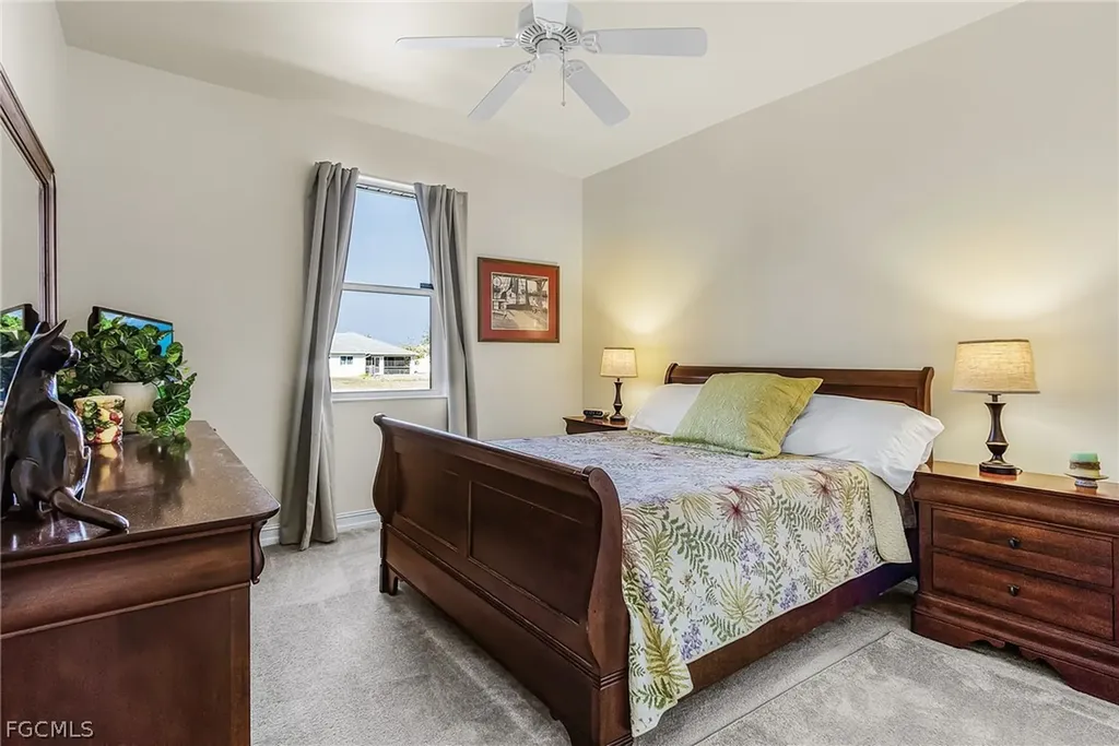 3712 SW 11th Place Cape Coral FL 33914