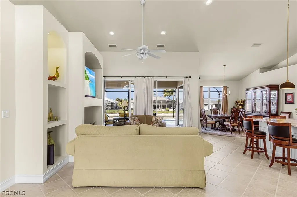 3712 SW 11th Place Cape Coral FL 33914