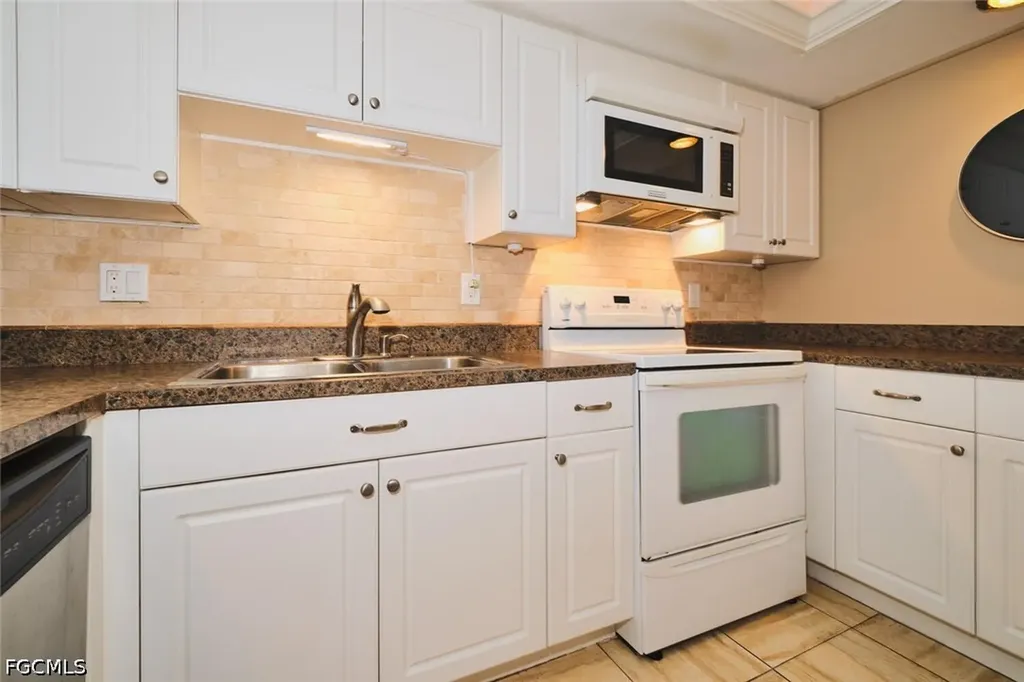 4707 SE 5th Avenue Cape Coral FL 33904