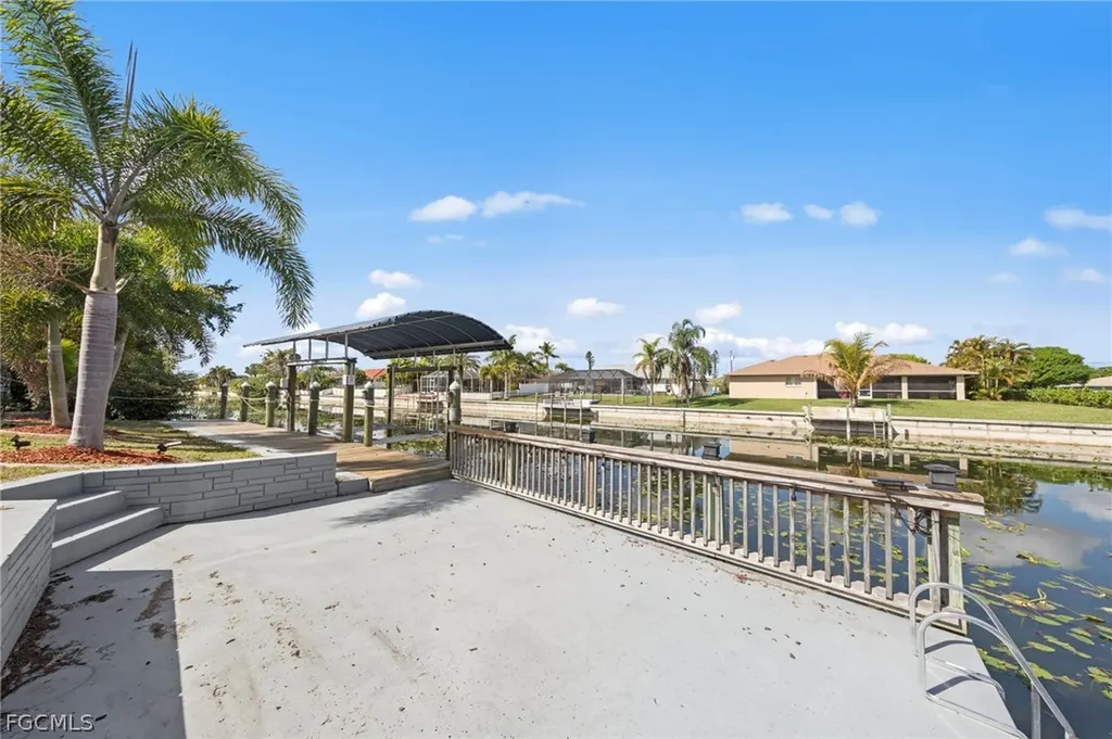 126 SE 15th Place Cape Coral FL 33990