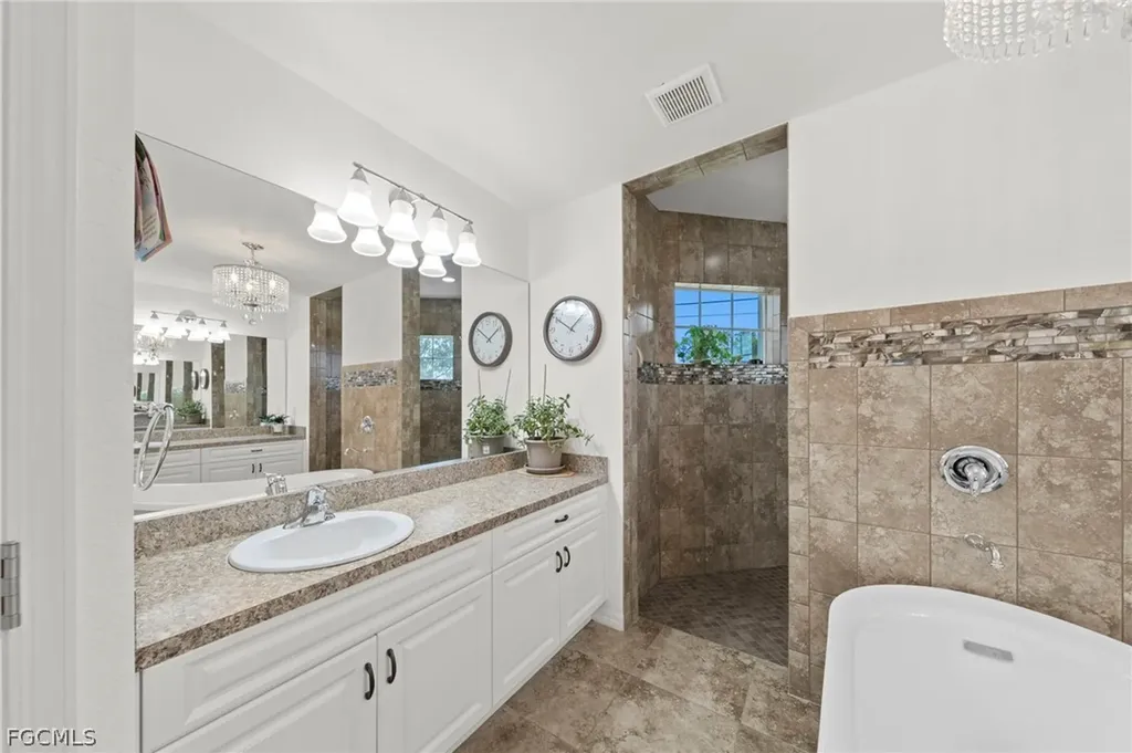 126 SE 15th Place Cape Coral FL 33990