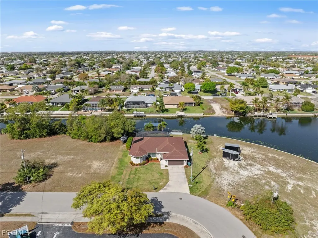 126 SE 15th Place Cape Coral FL 33990
