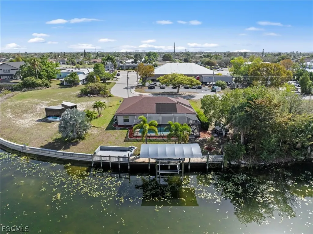126 SE 15th Place Cape Coral FL 33990