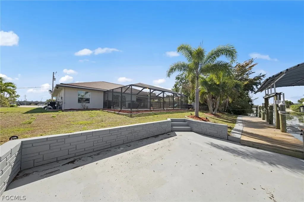 126 SE 15th Place Cape Coral FL 33990