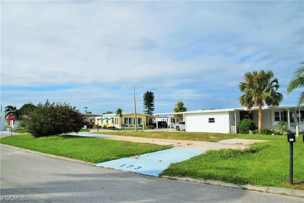 173 Yancey Lane North Fort Myers FL 33903