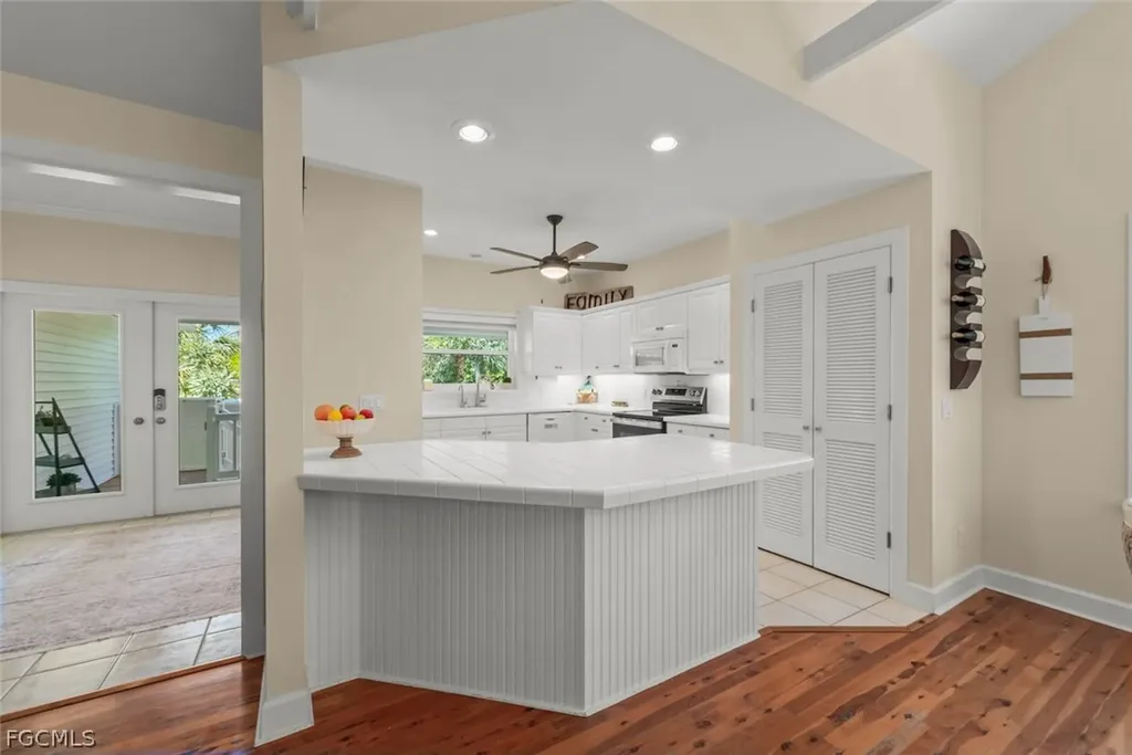 1089 Skiff Place Sanibel FL 33957