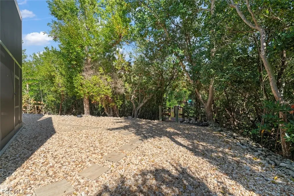 1089 Skiff Place Sanibel FL 33957