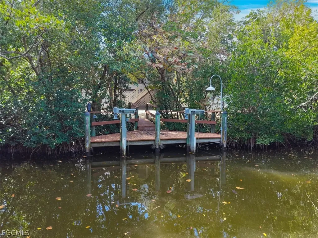 1089 Skiff Place Sanibel FL 33957