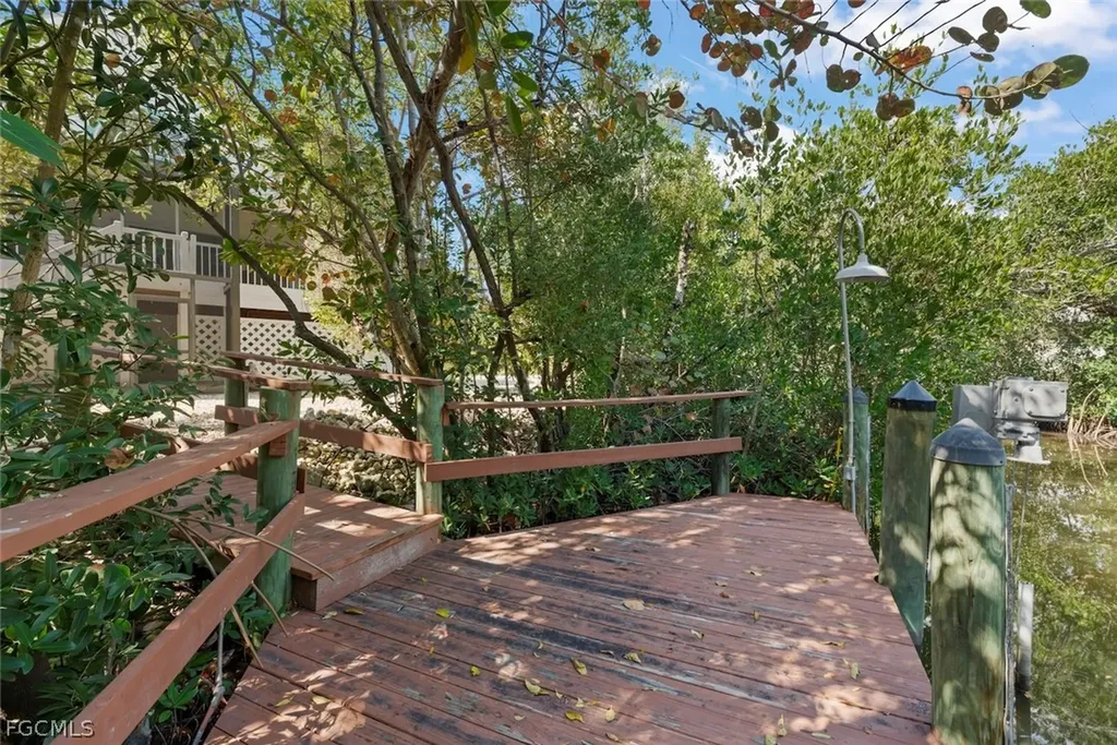 1089 Skiff Place Sanibel FL 33957