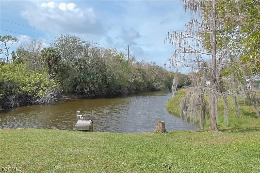 18105 Wells Road North Fort Myers FL 33917