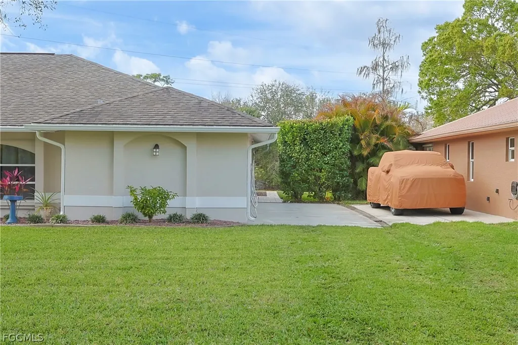 18105 Wells Road North Fort Myers FL 33917