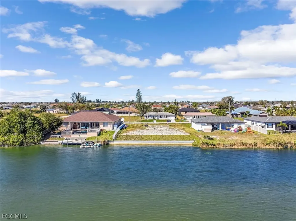 2017 NE 10th Place Cape Coral FL 33909