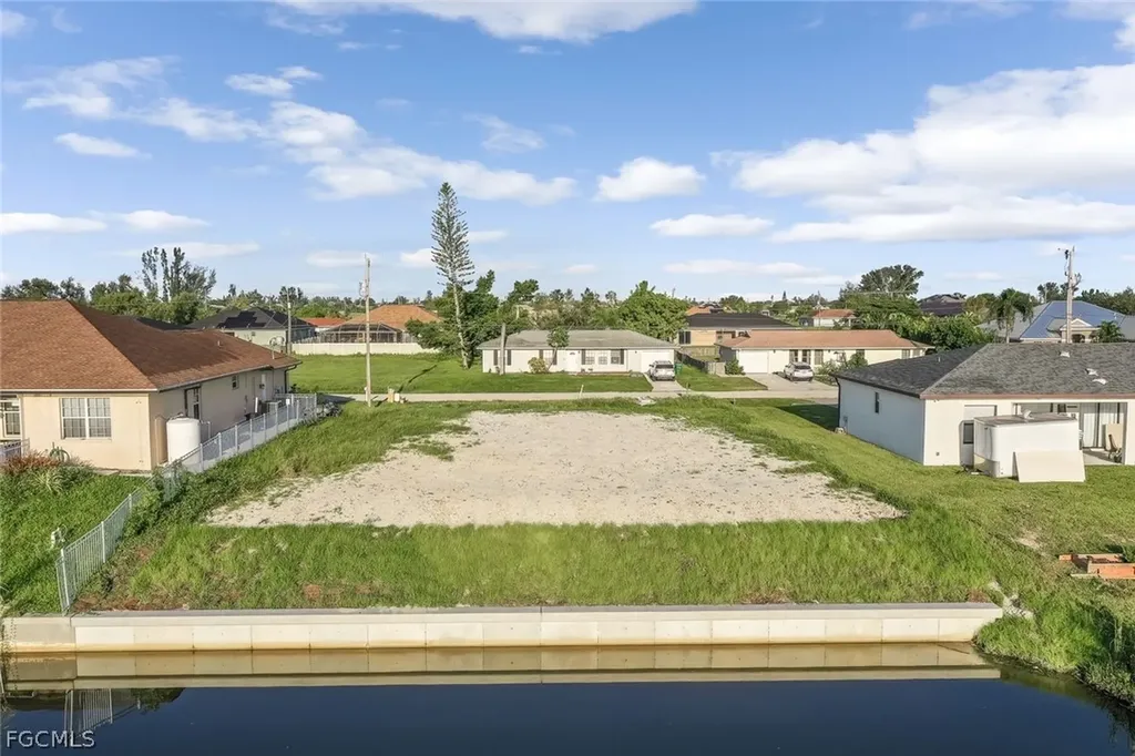 2017 NE 10th Place Cape Coral FL 33909