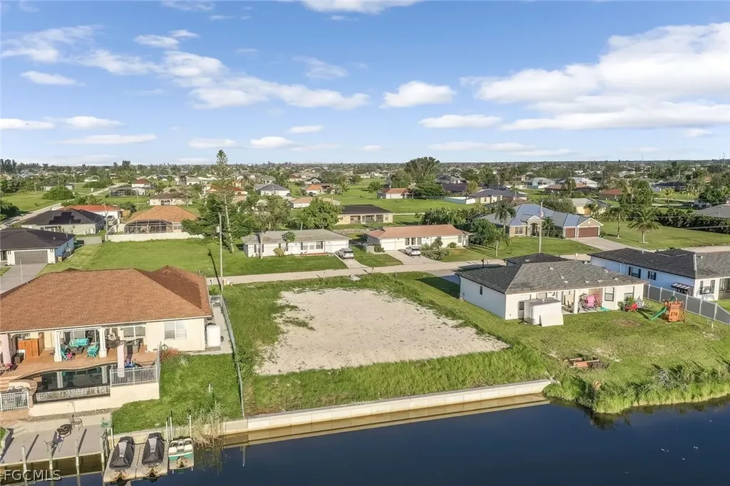 2017 NE 10th Place Cape Coral FL 33909