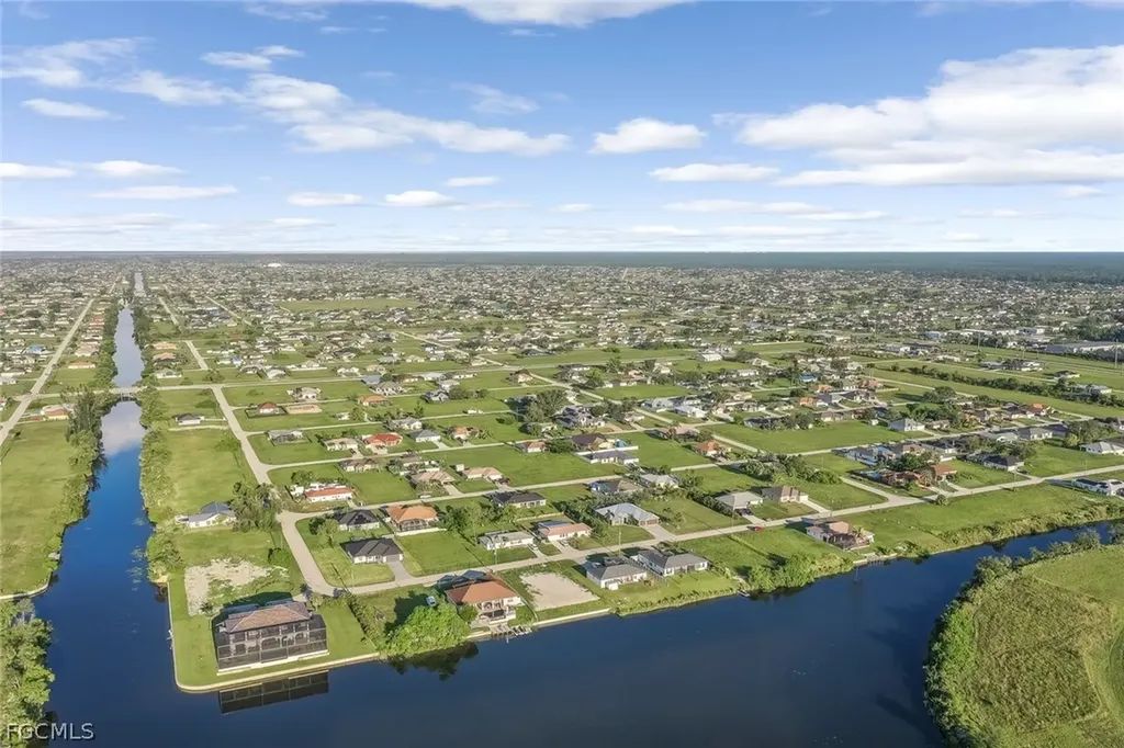 2017 NE 10th Place Cape Coral FL 33909