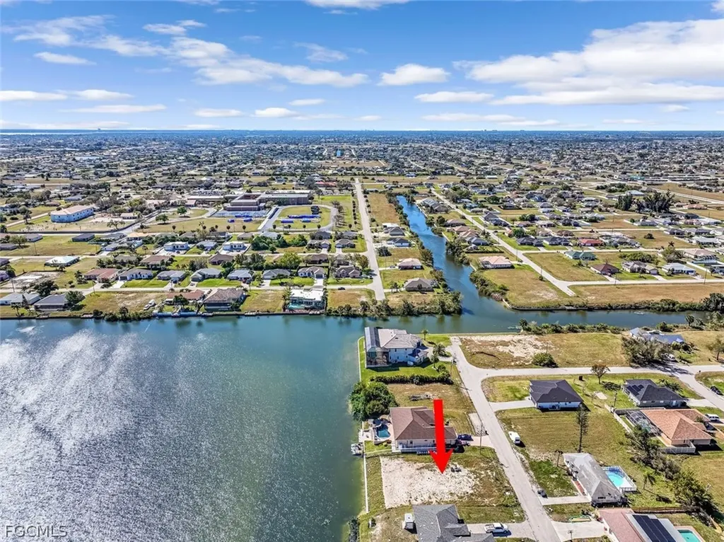 2017 NE 10th Place Cape Coral FL 33909