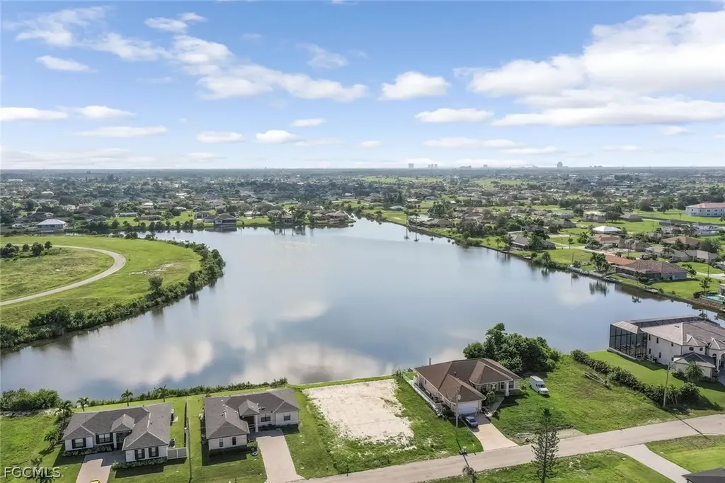 2017 NE 10th Place Cape Coral FL 33909