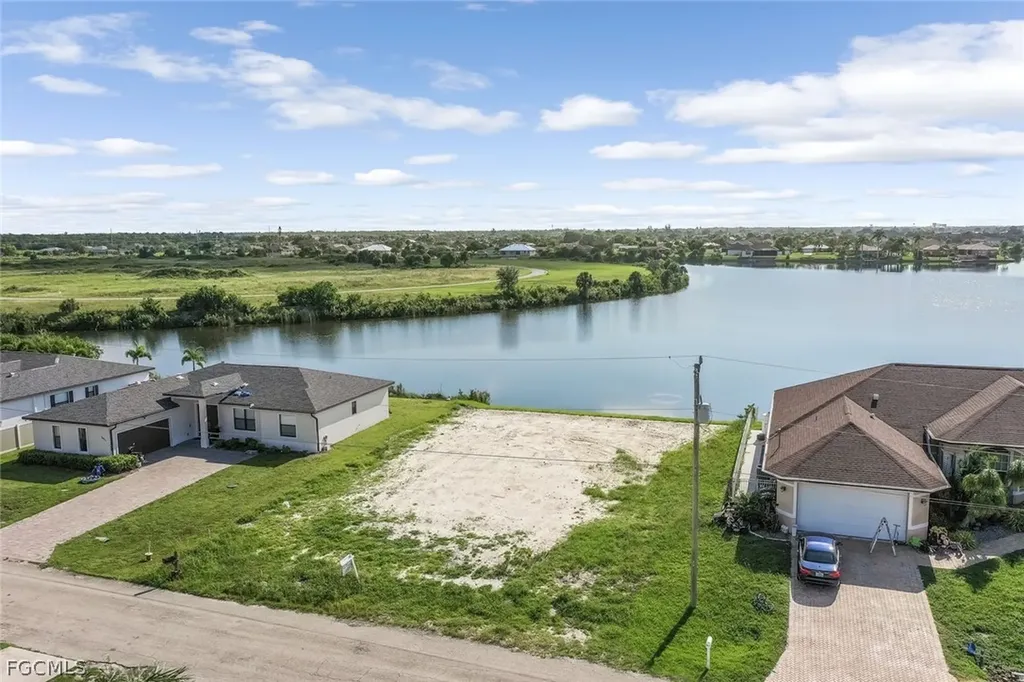 2017 NE 10th Place Cape Coral FL 33909