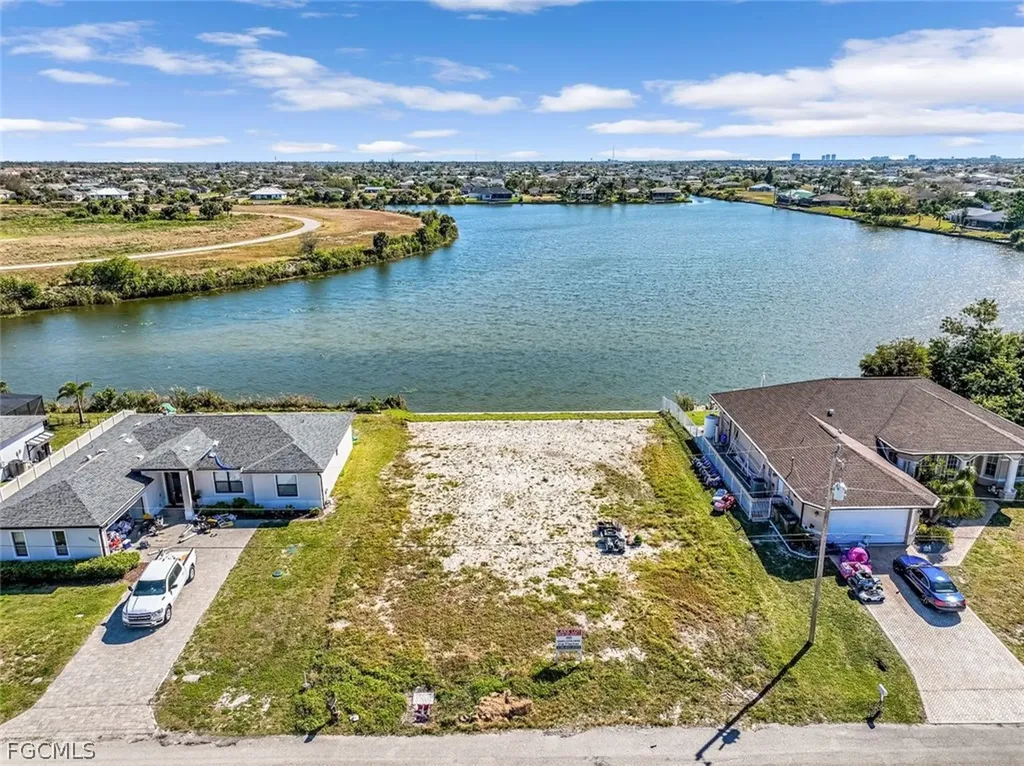 2017 NE 10th Place Cape Coral FL 33909