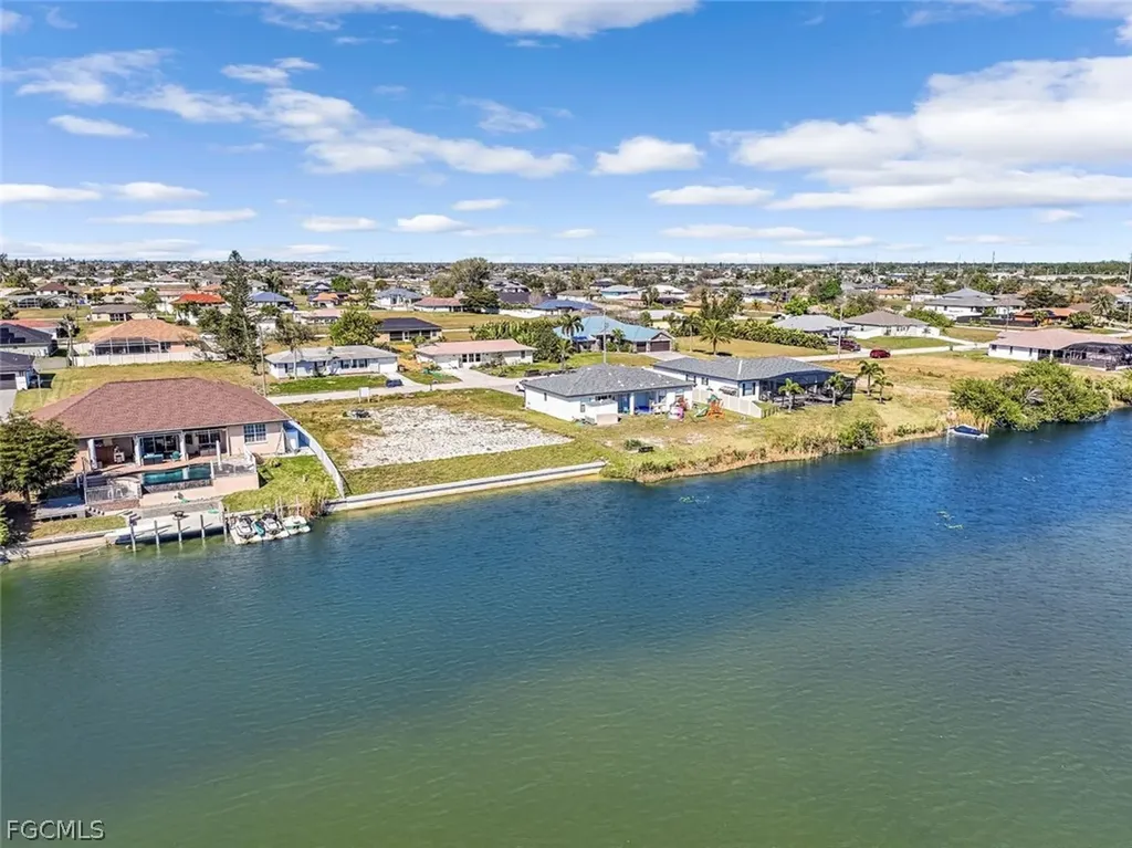 2017 NE 10th Place Cape Coral FL 33909