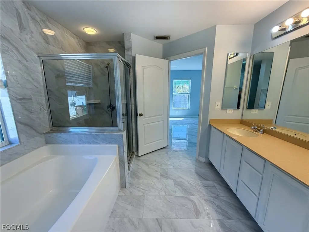 526 NW 1st Lane Cape Coral FL 33993